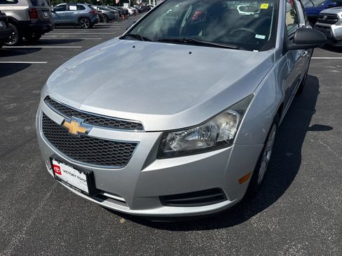 Used 2013 Chevrolet Cruze LS FWD image 28