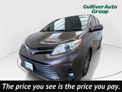 Used 2018 Toyota Sienna XLE
