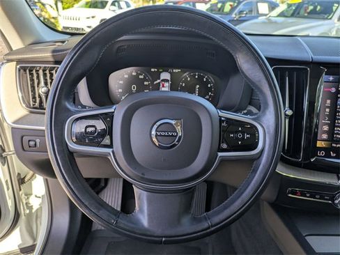 Used 2021 Volvo XC60 T5 Inscription w/ Advanced Package image 12