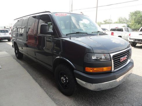 Used 2016 GMC Savana 3500 LT w/ LT Preferred Equipment Group image 3