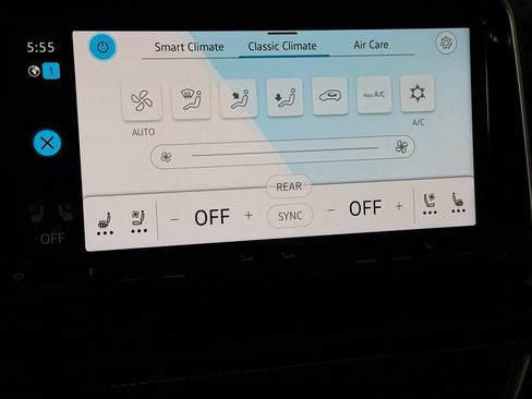 Used 2025 Volkswagen Atlas SE FWD image 19