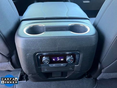Used 2025 Chevrolet Suburban Z71 AWD/4WD image 14