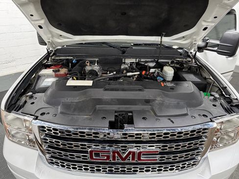 Used 2012 GMC Sierra 2500 Denali w/ Suspension Package, Off-Road AWD/4WD image 22