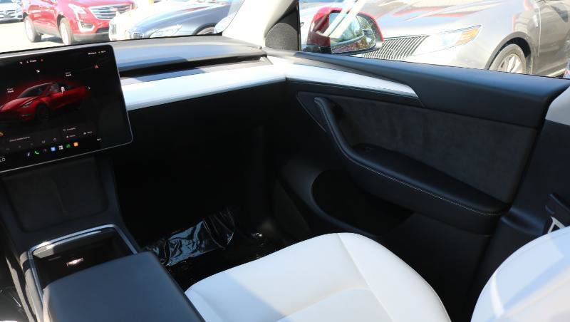 Used 2023 Tesla Model Y Performance AWD/4WD image 25