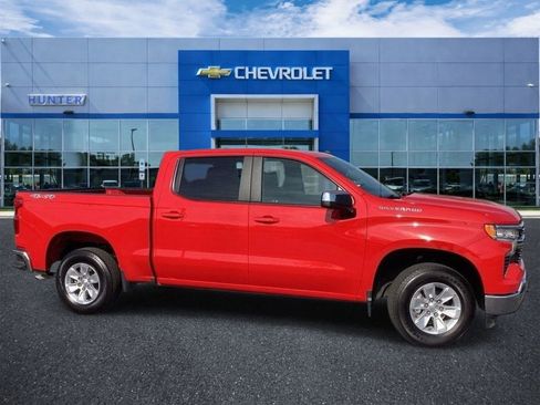 Used 2025 Chevrolet Silverado 1500 LT AWD/4WD image 5