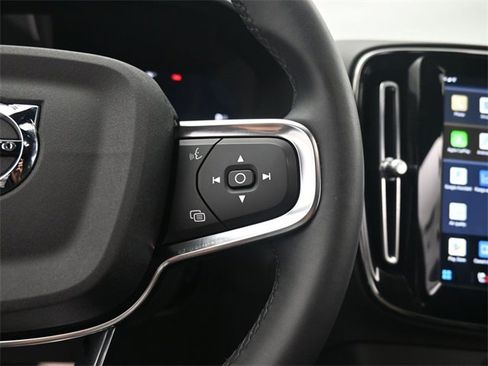 Used 2023 Volvo XC40 Recharge Ultimate image 22
