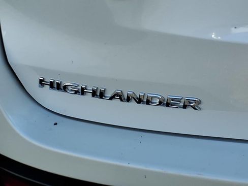 Used 2016 Toyota Highlander XLE FWD image 5