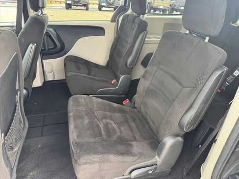 Used 2014 Dodge Grand Caravan SXT image 9