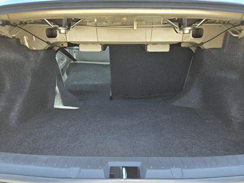 Used 2013 Toyota Corolla LE FWD image 31