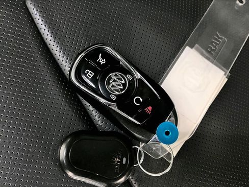 Used 2018 Buick Enclave Essence image 14