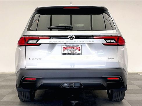 New 2026 Toyota Grand Highlander AWD Hybrid image 3