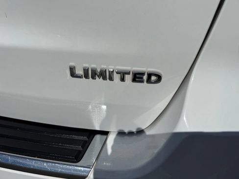 Used 2017 Jeep Grand Cherokee Limited w/ Luxury Group II AWD/4WD image 33