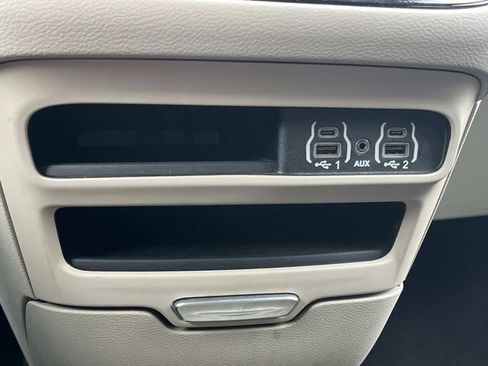 Used 2023 Chrysler Voyager LX FWD image 36