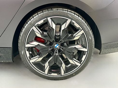 New 2026 BMW 550e xDrive w/ Executive Package image 30