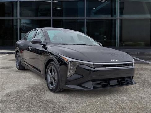 Used 2025 Kia K4 LXS image 1