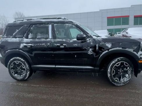 New 2025 Ford Bronco Sport Outer Banks image 9