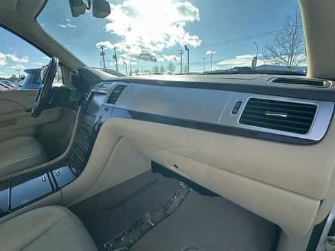 Used 2014 Cadillac Escalade ESV Premium AWD/4WD image 23