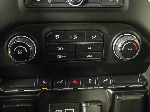 Used 2022 Chevrolet Silverado 1500 Custom w/ Safety Confidence Package AWD/4WD image 33