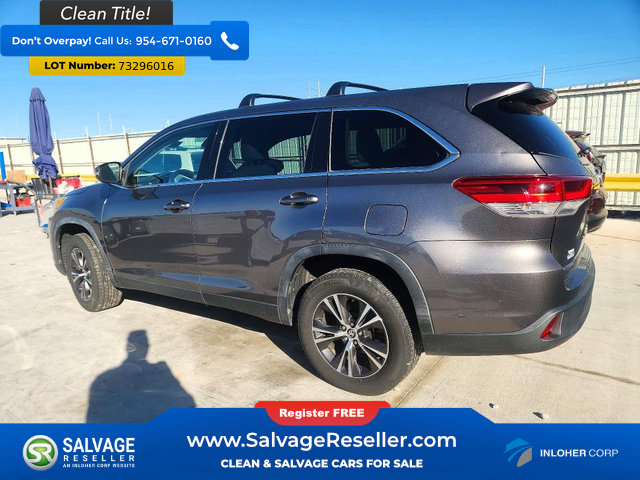 Used 2019 Toyota Highlander LE FWD image 3