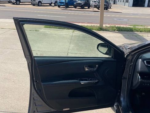 Used 2013 Toyota Avalon Limited image 24