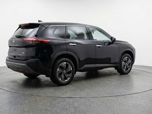 Used 2025 Nissan Rogue SV image 9