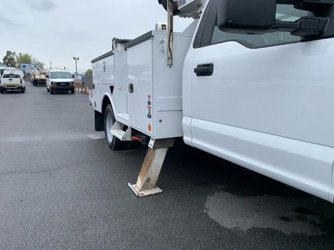 Used 2017 Ford F550 4x4 Regular Cab Super Duty image 37