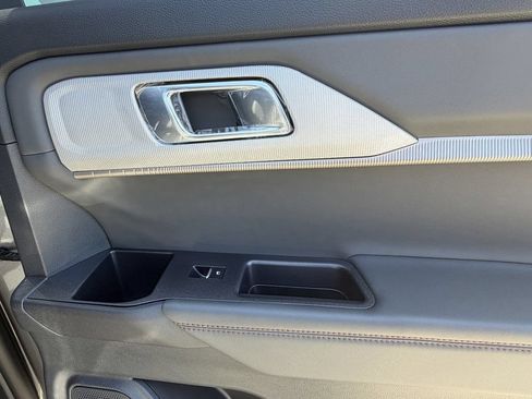 New 2026 Ford Explorer Active w/ Active Comfort Package RWD image 18