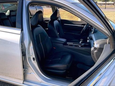 Used 2024 Nissan Altima 2.5 SR image 25