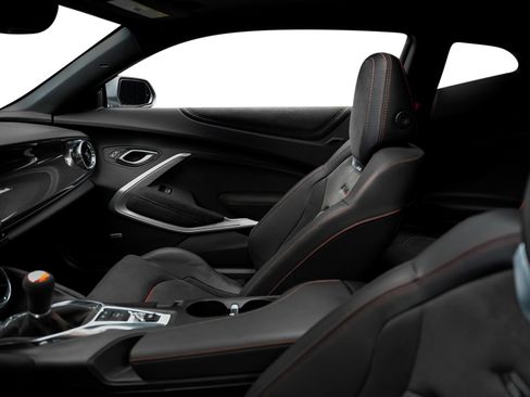 Used 2022 Chevrolet Camaro ZL1 RWD image 58