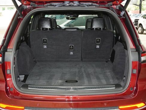 Used 2024 Jeep Grand Cherokee Overland AWD/4WD image 32
