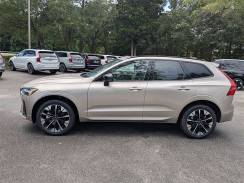 New 2026 Volvo XC60 B5 Plus w/ Climate Package image 7