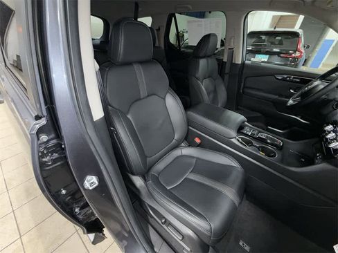 Used 2025 Honda Pilot EX-L image 16