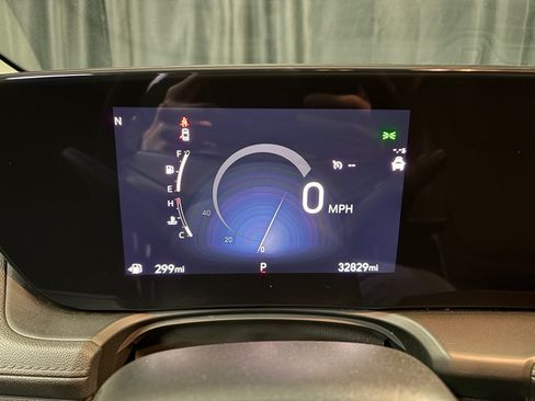 Used 2025 Buick Encore GX Preferred AWD/4WD image 18