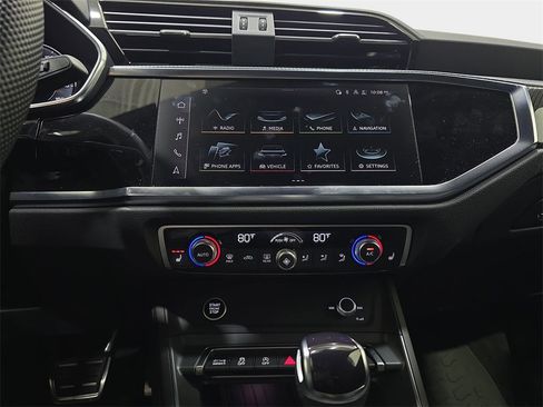 Used 2025 Audi Q3 2.0T Premium Plus w/ Premium Plus Package image 23