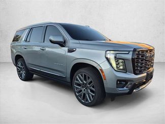 Used 2025 GMC Yukon Denali Ultimate AWD/4WD video 3