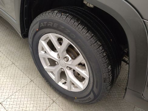 Used 2023 Jeep Grand Cherokee Limited AWD/4WD image 31