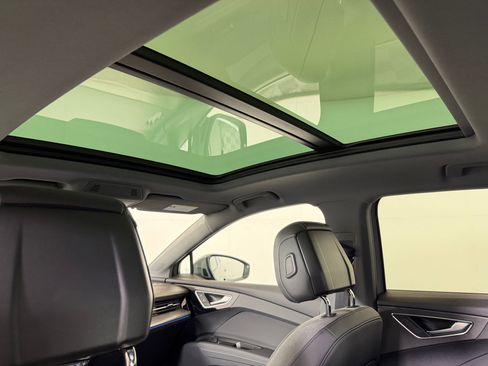 Used 2024 Audi Q4 e-tron Premium Plus w/ Premium Plus image 15