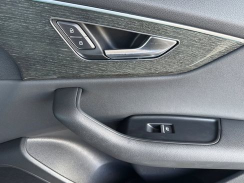 Used 2019 Audi Q8 Premium Plus w/ Premium Plus image 20