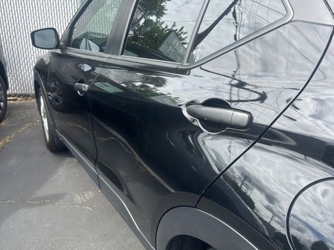 Used 2023 Nissan Kicks S FWD image 3