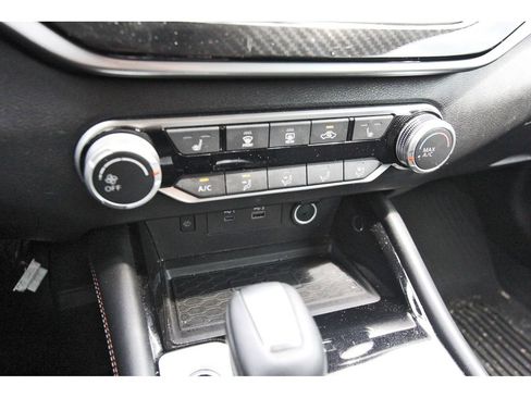 Used 2024 Nissan Altima 2.5 SR w/ SR Premium Package FWD image 20