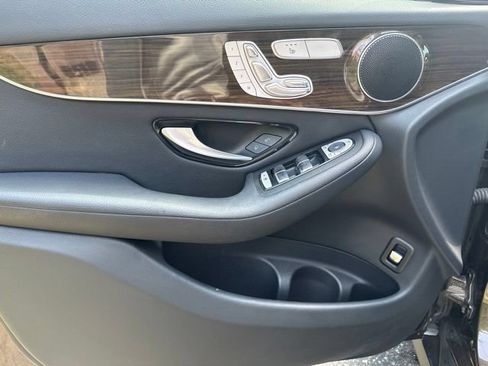 Used 2018 Mercedes-Benz GLC 300 4MATIC image 42