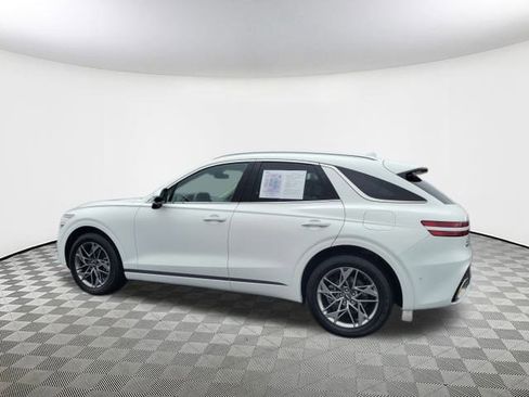 Used 2022 Genesis GV70 2.5T w/ Advanced Package image 5