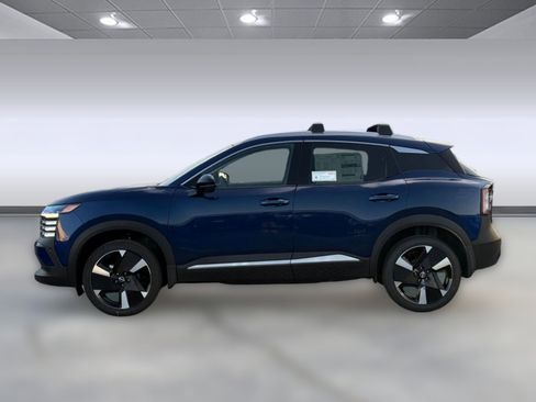 New 2026 Nissan Kicks SR image 2