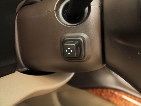 Used 2020 Chevrolet Suburban Premier image 26