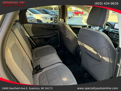 Used 2022 Ford Escape SE image 19