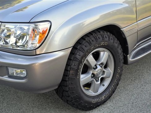 Used 2007 Toyota Land Cruiser AWD/4WD image 39