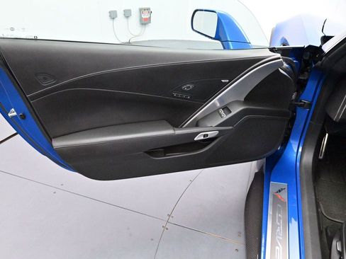 Used 2016 Chevrolet Corvette Z06 w/ 3LZ Preferred Equipment Group RWD image 10