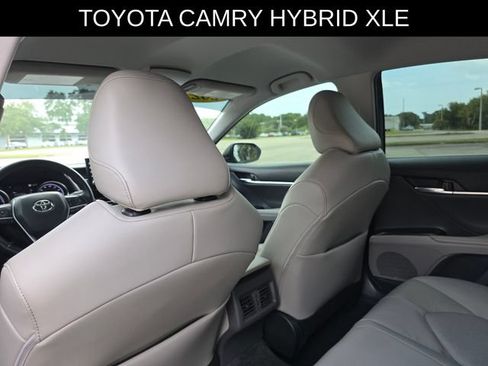 Used 2022 Toyota Camry XLE FWD image 18