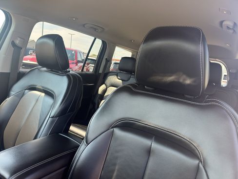 Used 2023 Jeep Grand Cherokee L Limited AWD/4WD image 27
