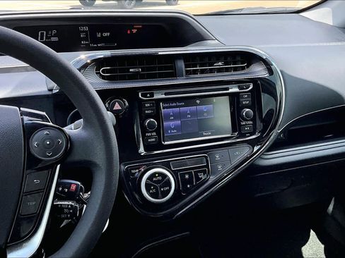 Used 2018 Toyota Prius C Two image 7